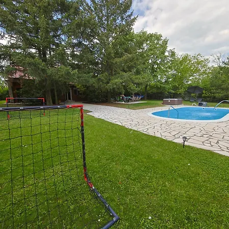 Avalavanda Cherry Hill