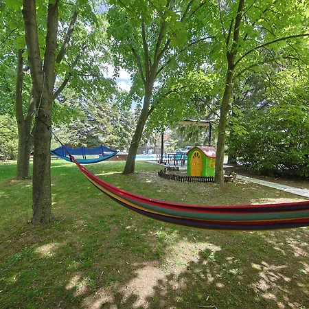 بيت للعطل Avalavanda Cherry Hill Vlasi (Belgrade)