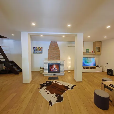 بيت للعطل Avalavanda Cherry Hill Vlasi (Belgrade)